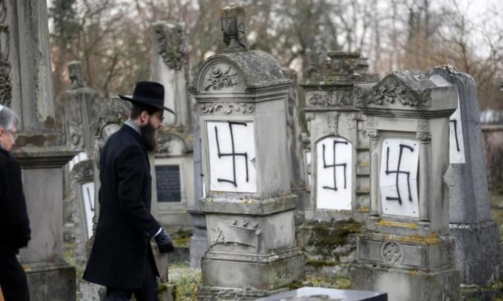 Γαλλία: Αγανάκτηση προκαλούν οι αρνητές του Ολοκαυτώματος